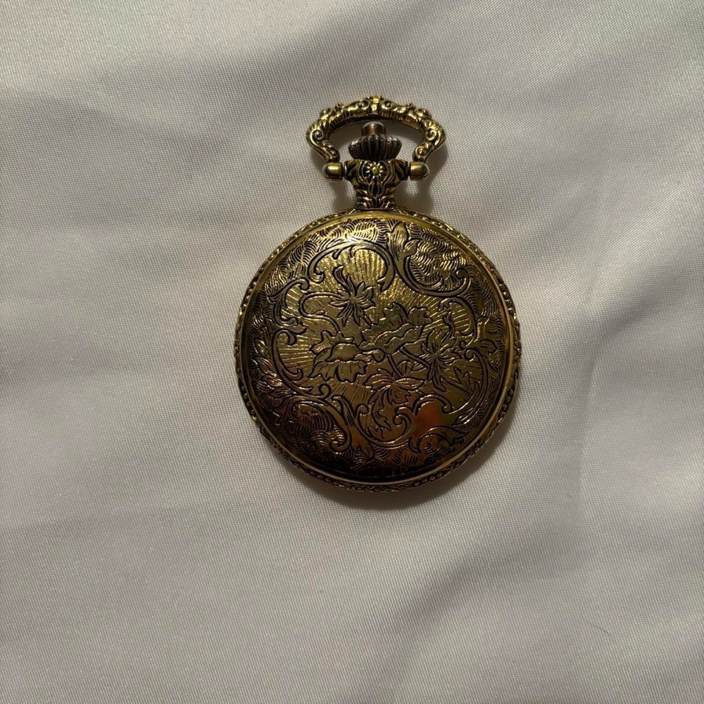 Elegant Gold Ornate Pocket Watch